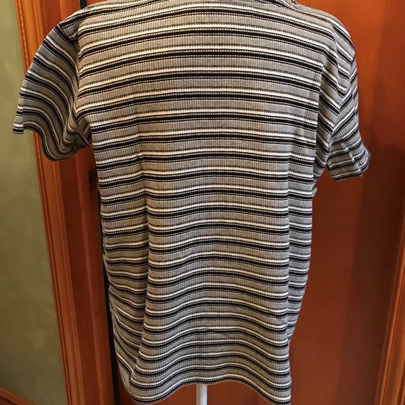 Chaus Sport Short Sleeve Woman's Top - Picture 3 of 7